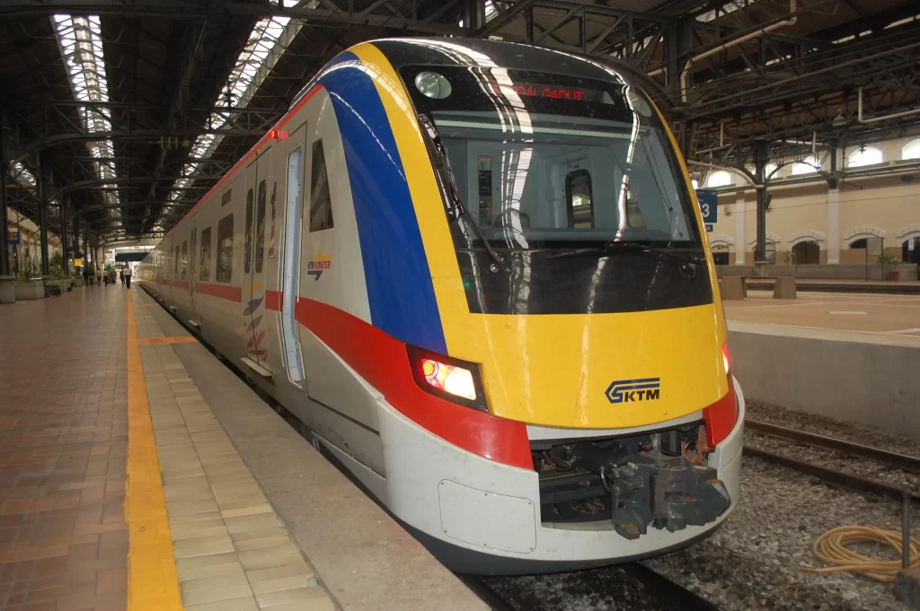 KTM Komuter - Malaysia Public Transportation