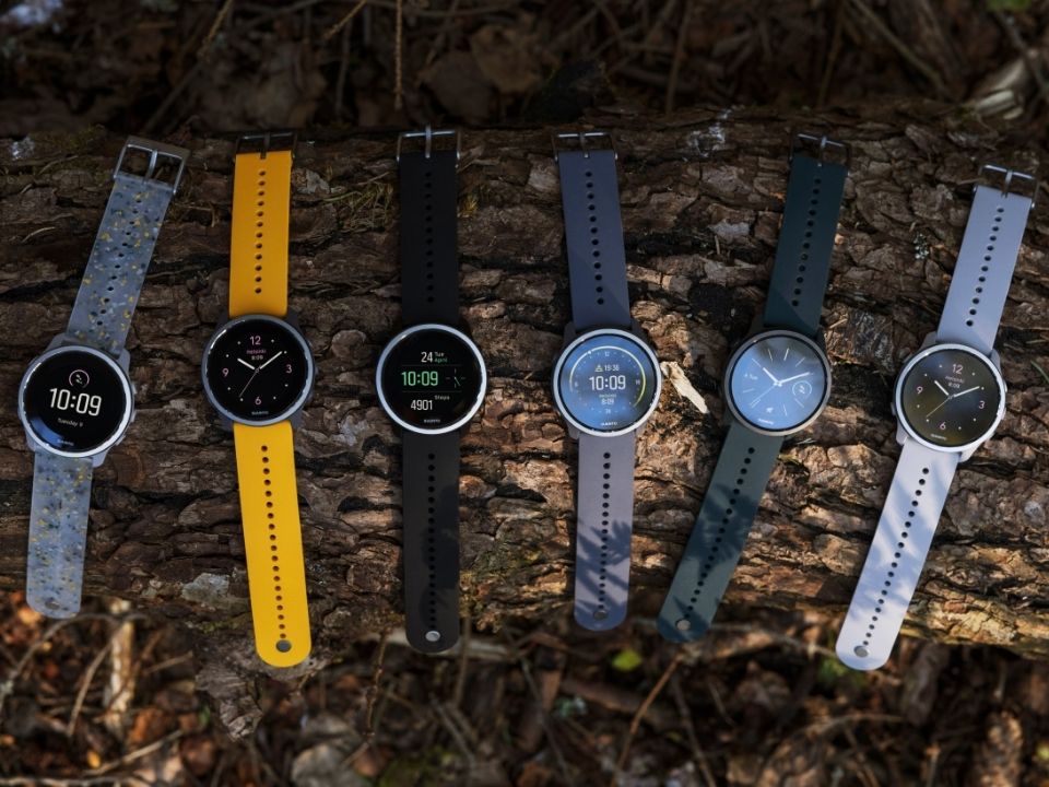 Various strap colors of SUUNTO 5 Peak