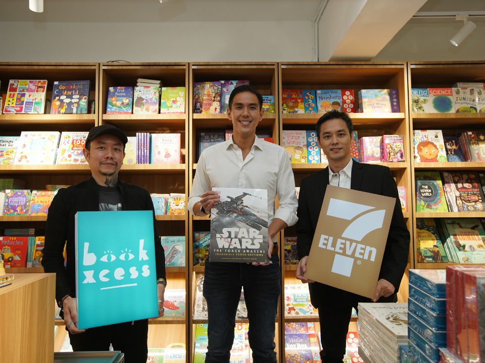 7CAFé 7-Eleven Partners With BookXcess