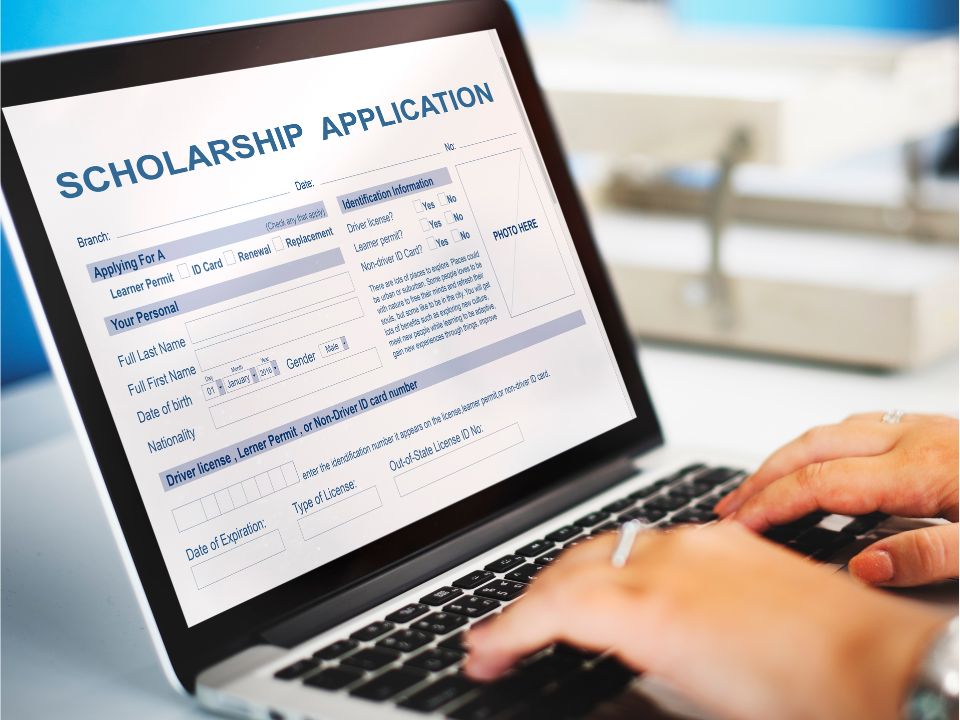 Money saving tips for student - Apply scholarship