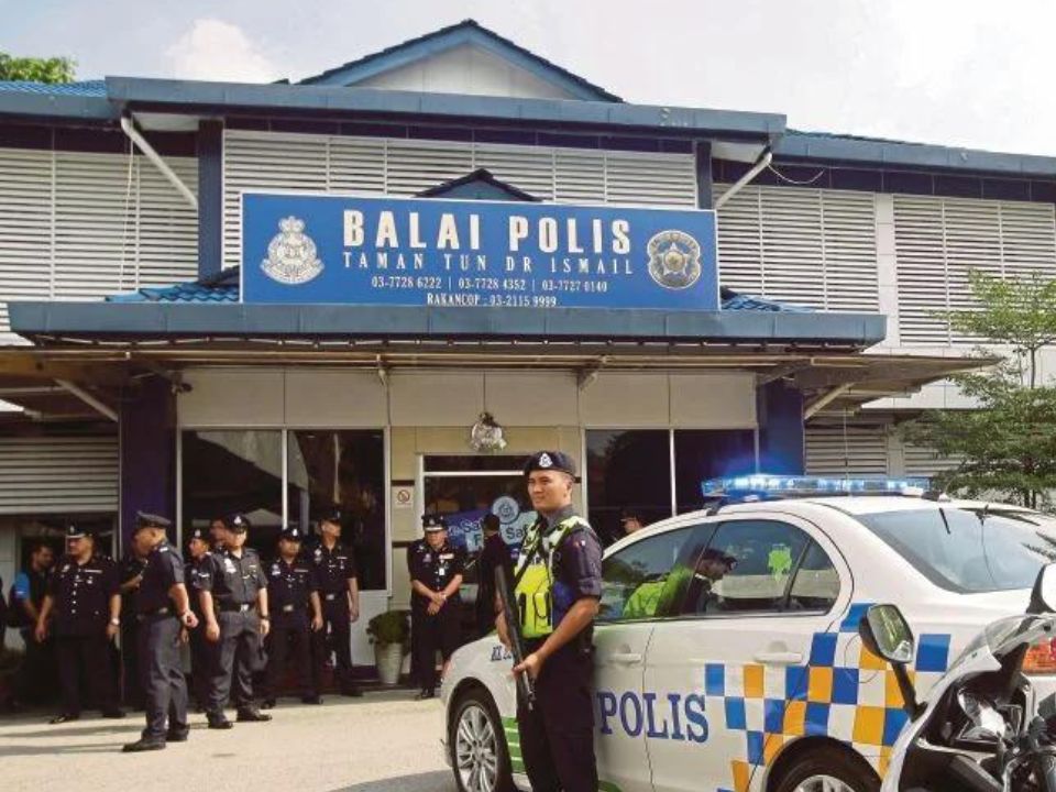 Police Station, Balai Polis - Make a police report 