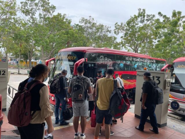 redBus app increases bus ticket sales during Raya Haji