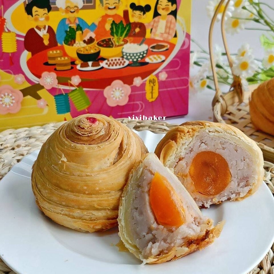 Crispy Yam Chao Chew Mooncake Gift Box