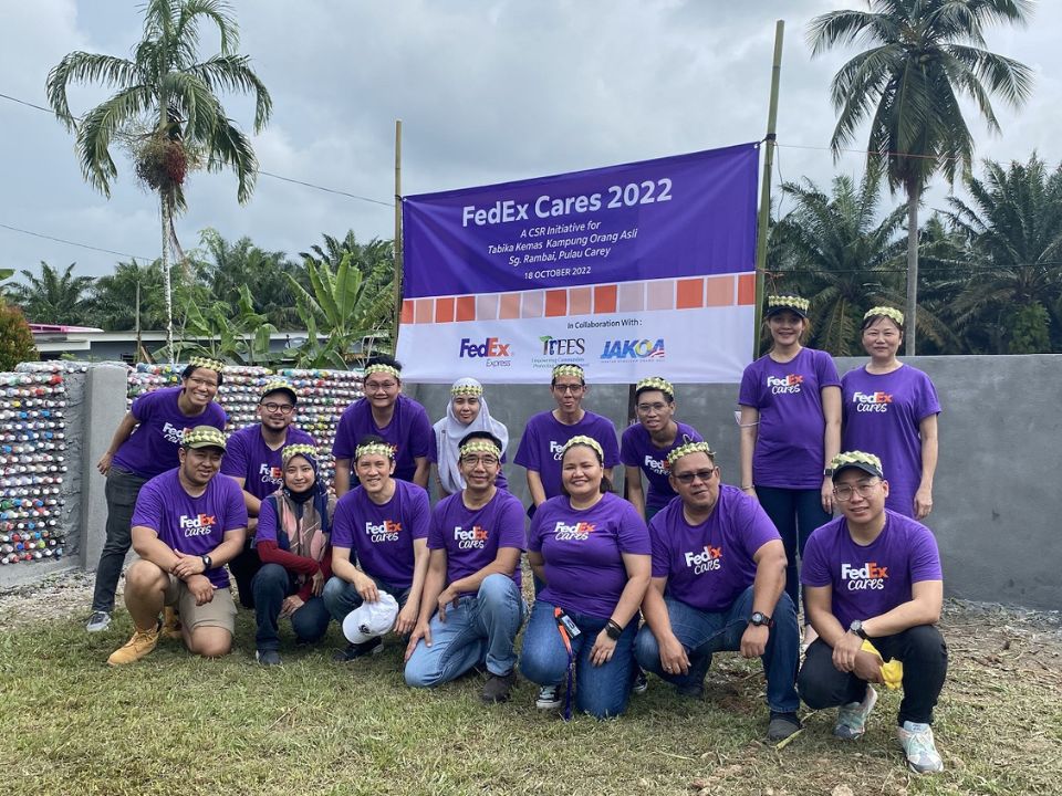 FedEx Cares 2022 promotes sustainabilty by helping the local indigenous with the upgraded perimeter wall