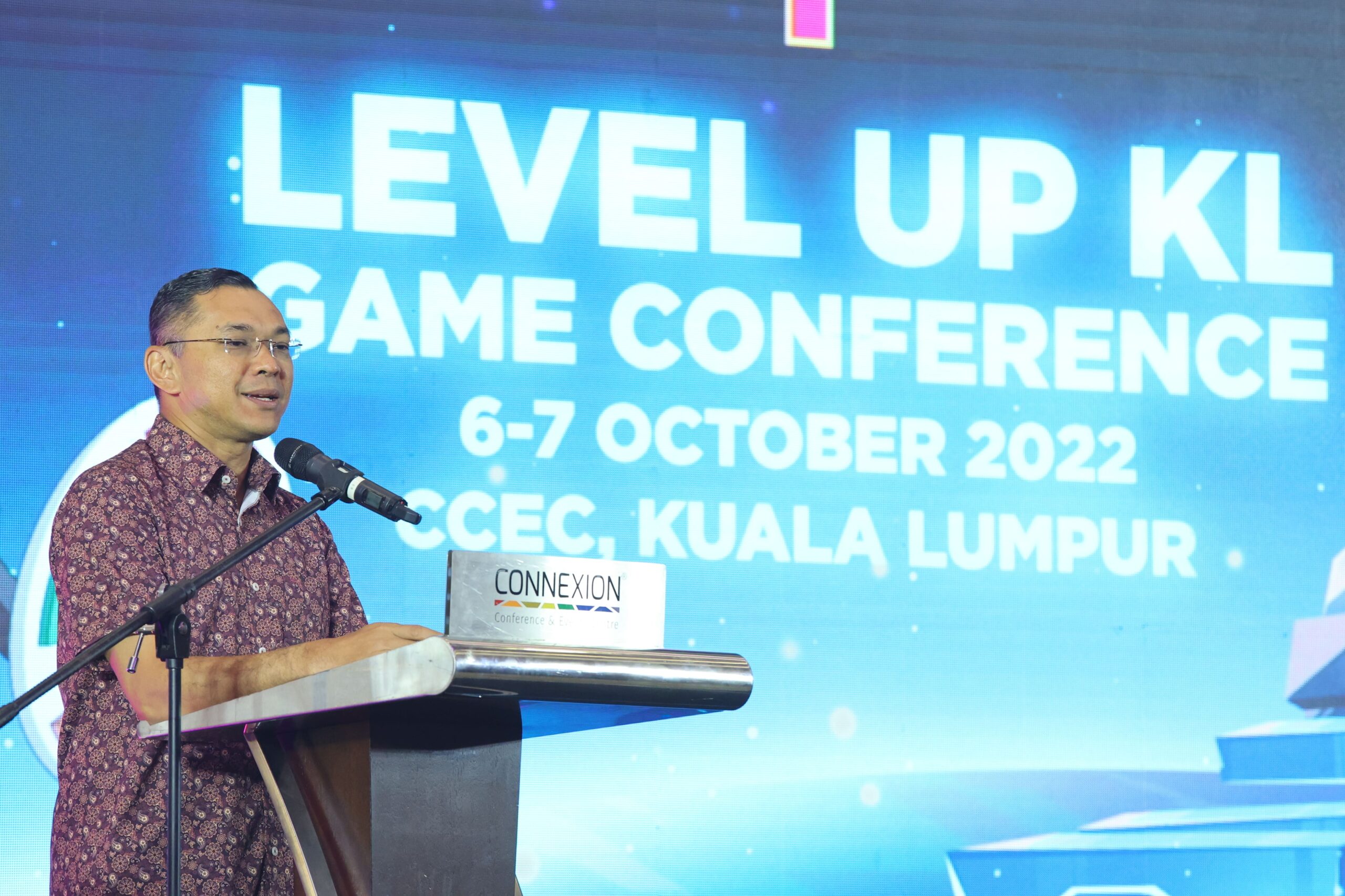  Ts Mahadhir Aziz, CEO, MDEC, delivering his welcoming speech at LEVEL UP KL 2022 
