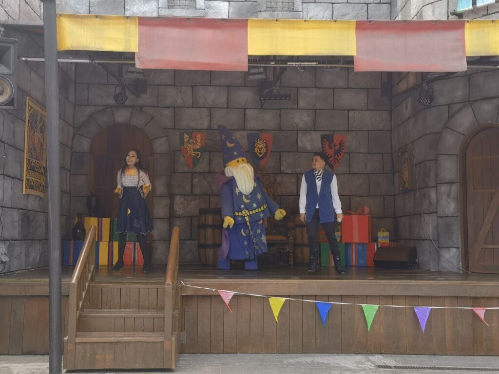 legoland's castle stage