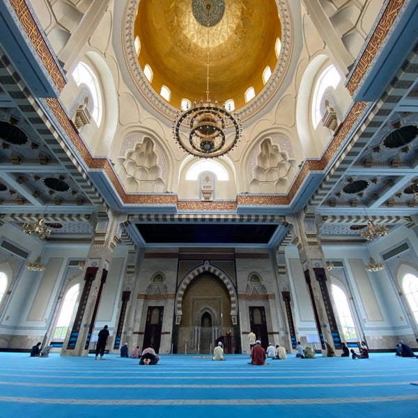 beautiful mosque in malaysia
