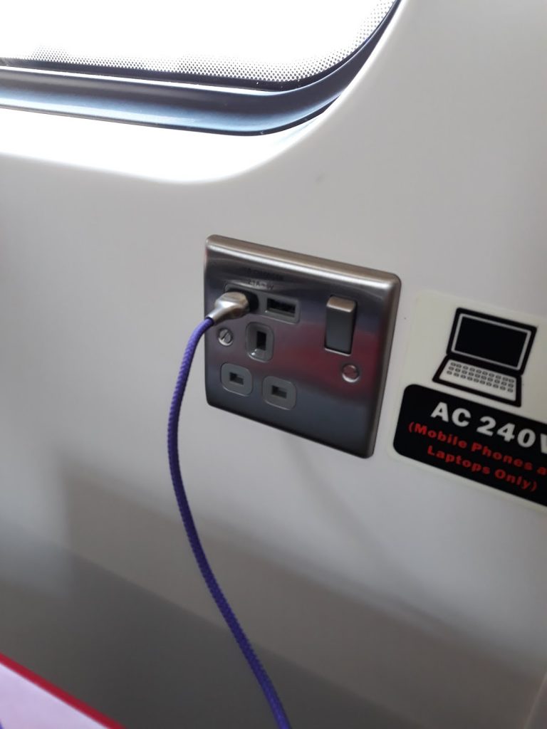 3 pins power socket in ets business class