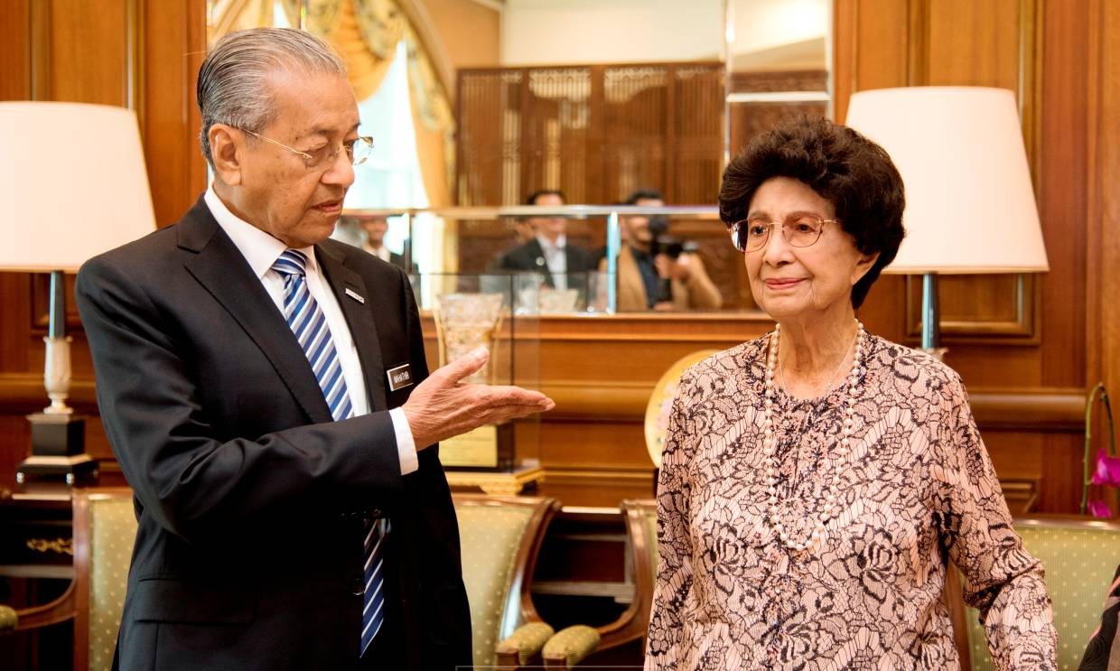 Mahathir Mohamad and Siti Hasmah