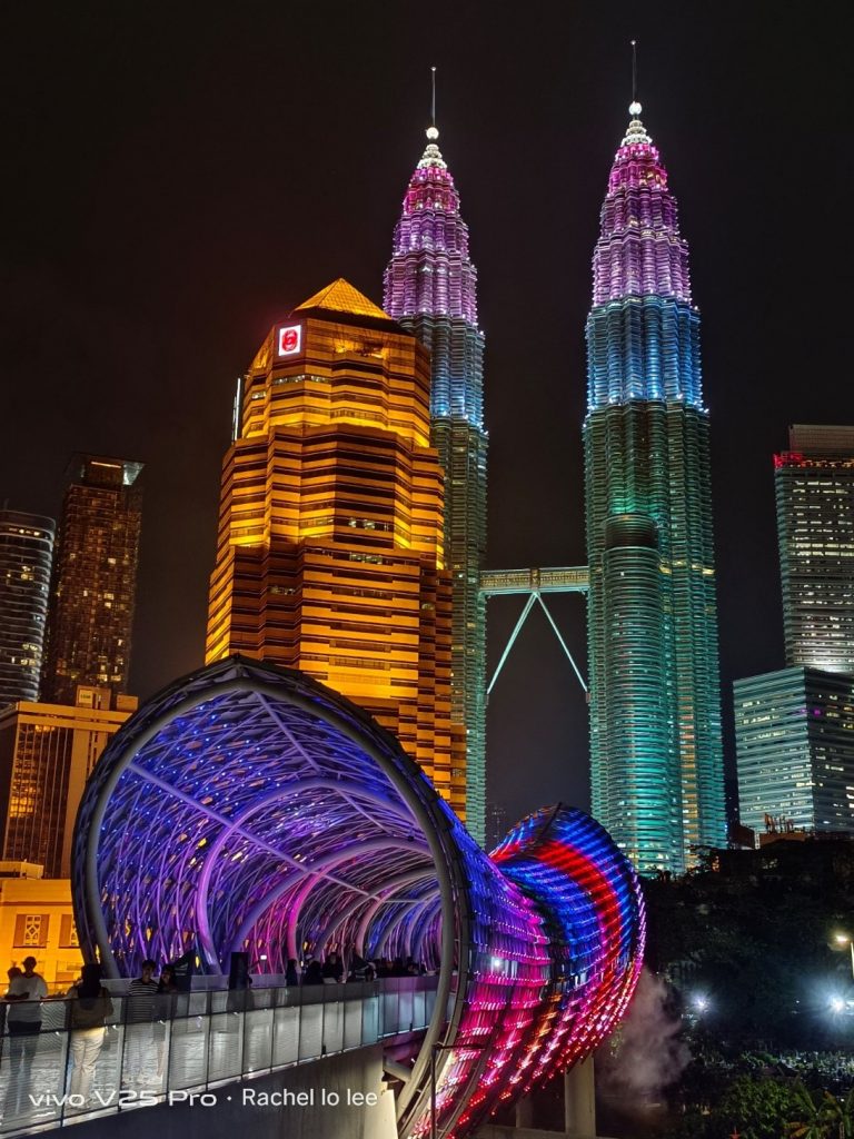 Malaysia Famous Landmarks - Saloma Bridge