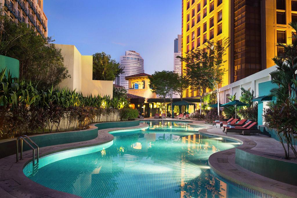 outdoor pool at sheraton imperial Kuala Lumpur