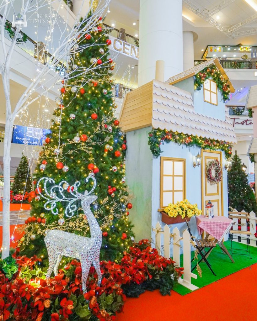 Malaysia malls Christmas trees - Berjaya Times Square