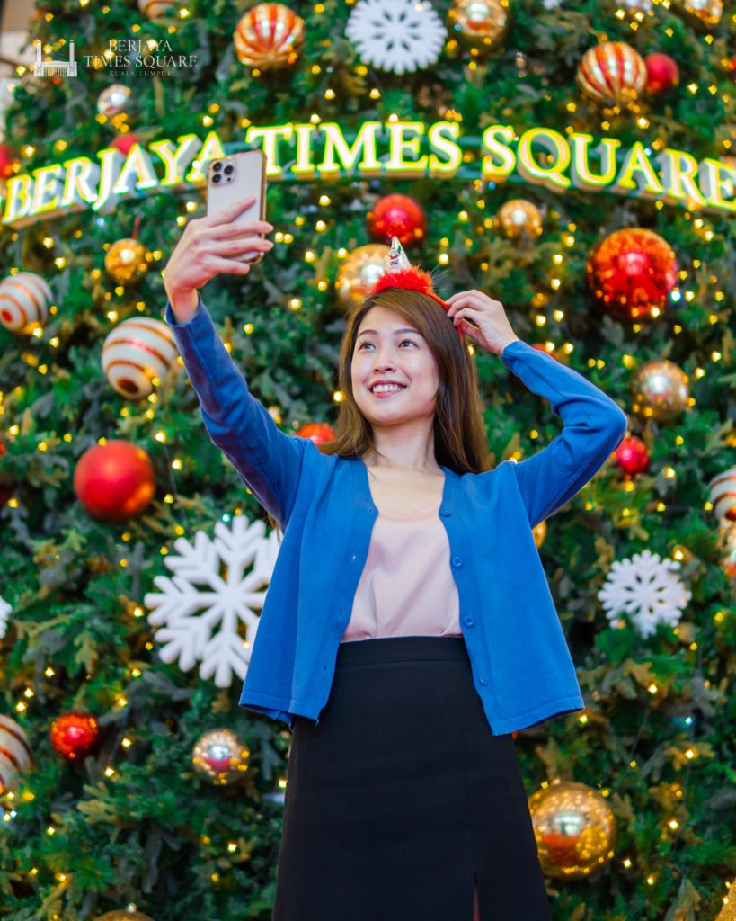 Malaysia malls Christmas trees - Berjaya Times Square