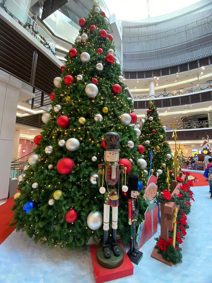 christmas in Malaysia malls - paradigm mall, pj