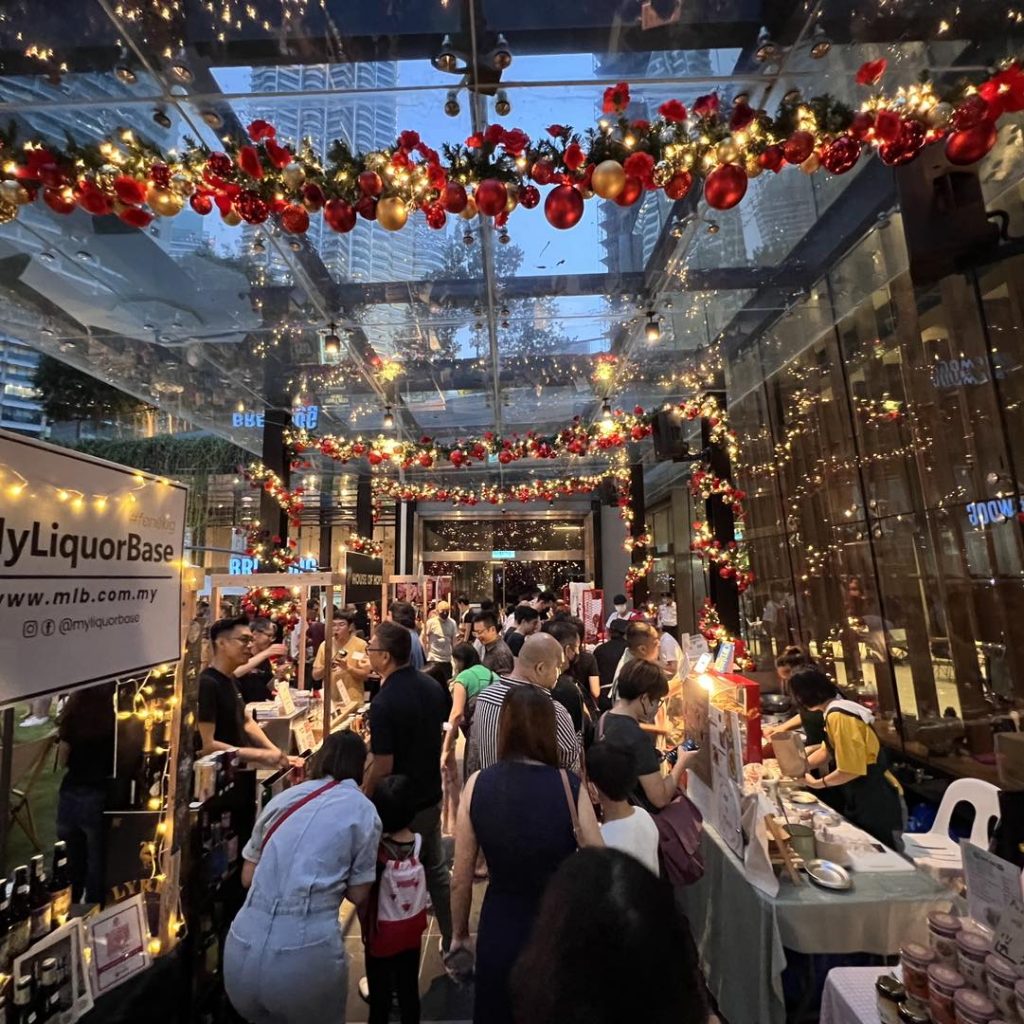 christmas in Malaysia malls - avenue-k