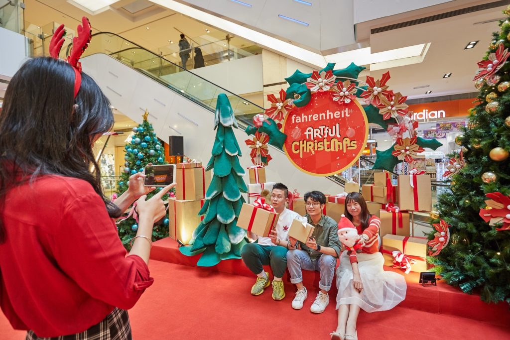 christmas in Malaysia malls - Fahrenheit88