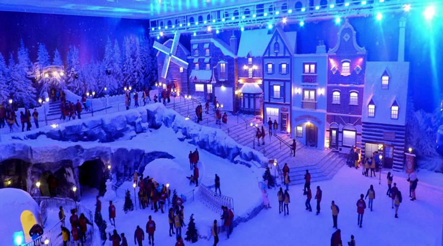 resort world getting - places to celebrate Christmas