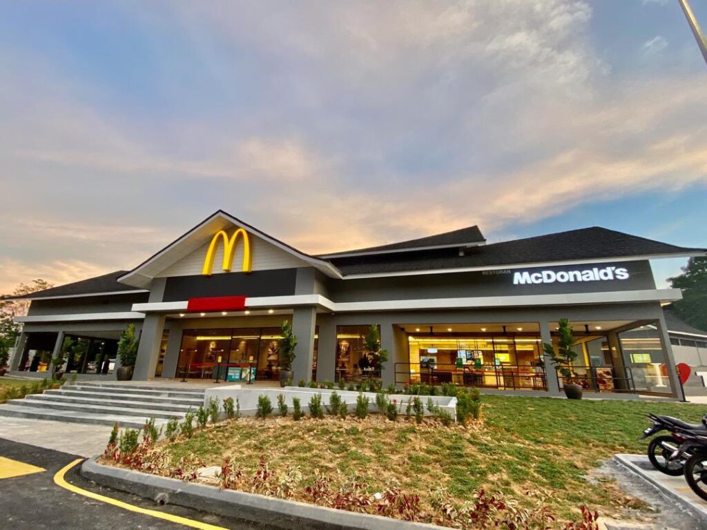 Unique mcdonalds outlet-Mcd Tampin