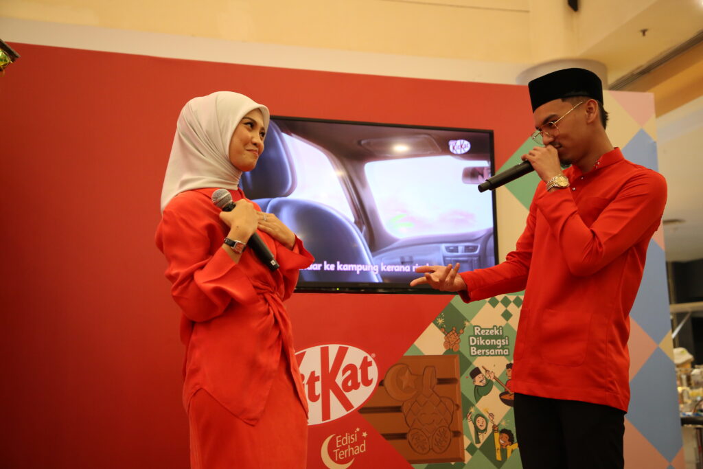  Nabila Razali and MK K-Clique ar KitKat Rezeki Dikongsi Bergama Event