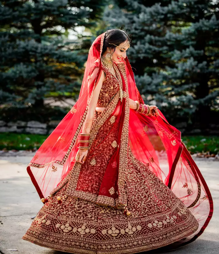 Indian Weddings Attire For Bride And Groom: Saree