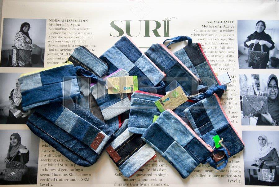 leftover jeans for little pouches