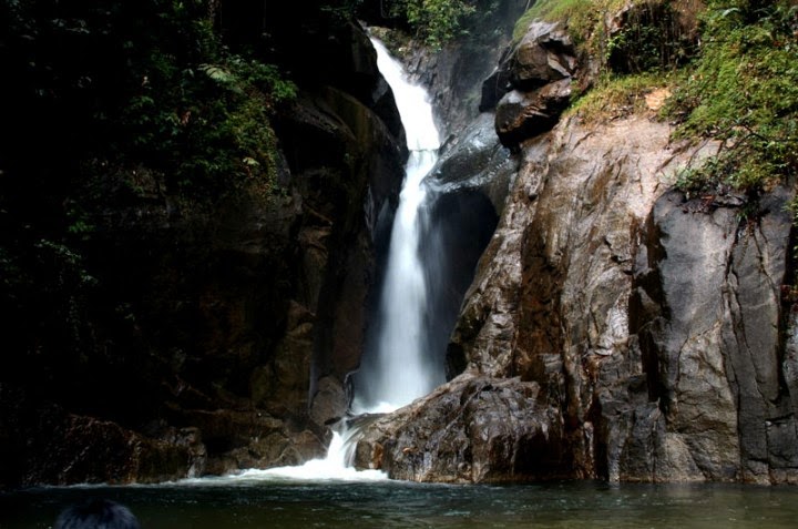 Natural attractions in malaysia, chiling waterfall in kuala kubu baru