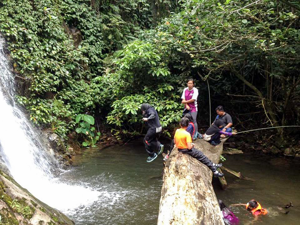 Swim in malaysia natural attractions, Lata Tampit Waterfall