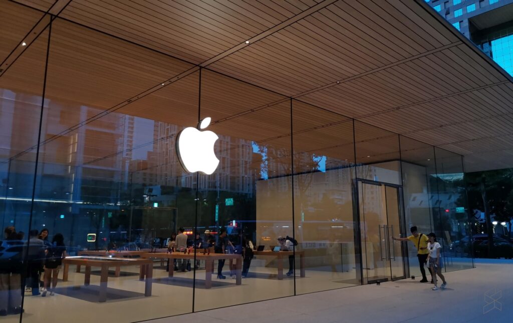 glass surroundings of apple store