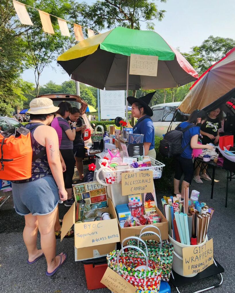 car boot sale kl: kabut in the park