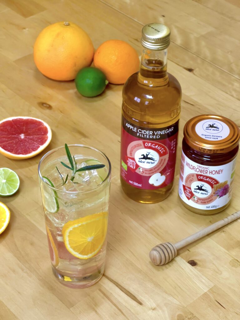 Sparkling Apple Cider Mocktail using Alce Nero™ Apple Cider Vinegar and Alce Nero™ Organic Wildflower Honey
