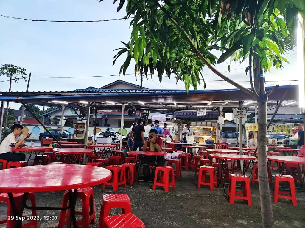 Famous nasi lemak in KL : big tree head mamak