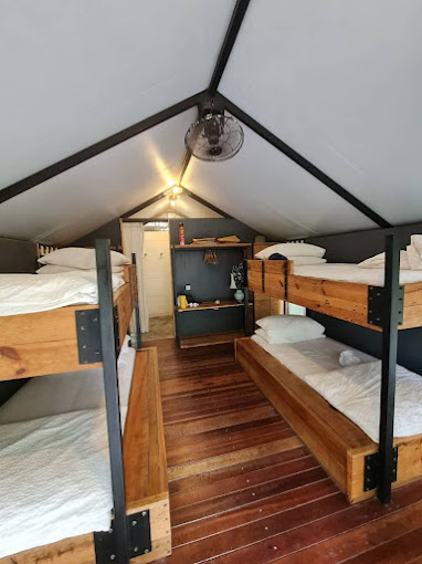Bedroom with 2 bunk beds