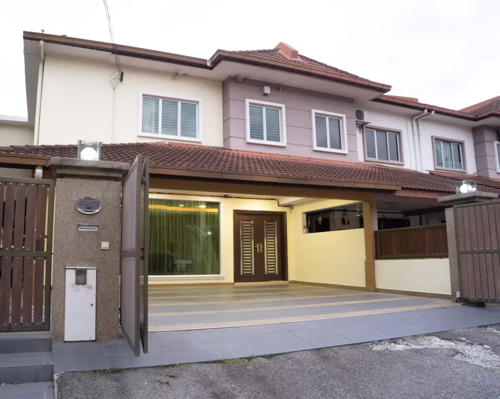 airbnb with bbq pit Malaysia: 7. BIG 5BR Villa, Kuala Lumpur