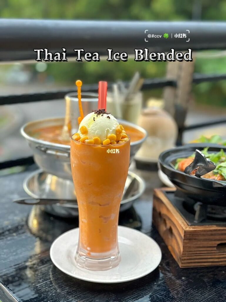 Variety Of Local & Thai Desserts & Beverages To Choose