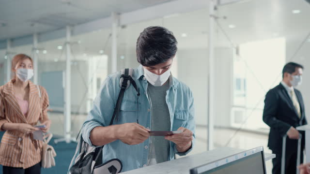 Airplane Etiquette: Be Prepared Before Approaching The Security Line