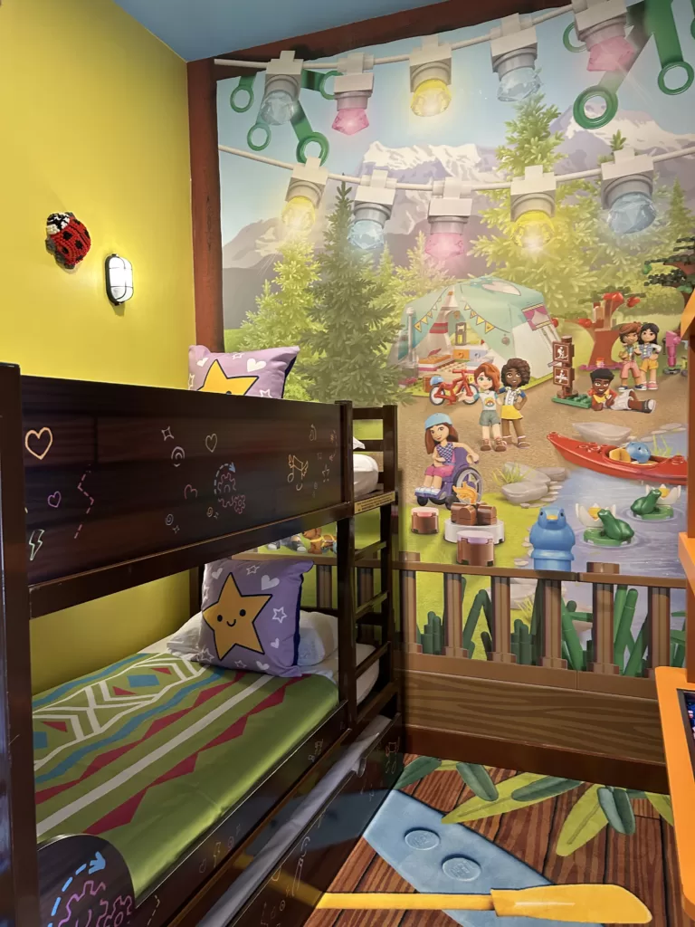 Bunk bed with pull-out trundle bed @ LEGOLAND Friends-themed Rooms