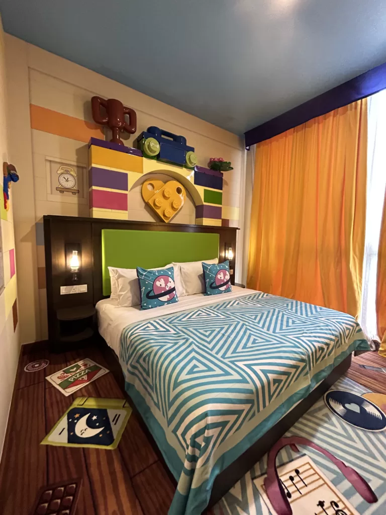 King bed @ LEGOLAND Friends-themed Rooms