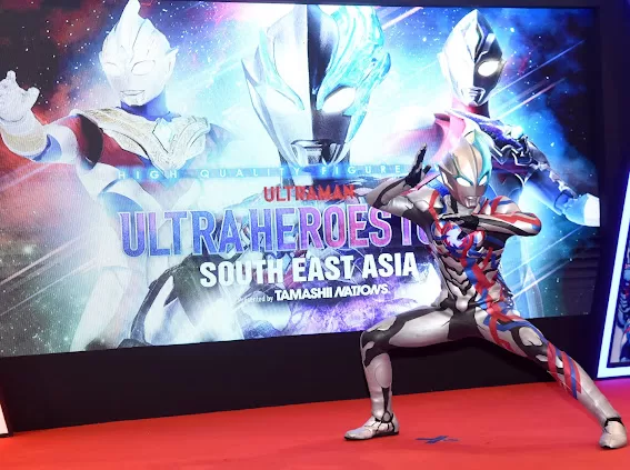 A Human-Sized Of Ultraman Blazar Is Here For The Crowd @ Ultra Heroes Tour Malaysia