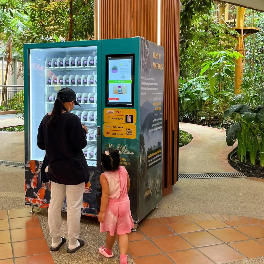Cashless vending machine
