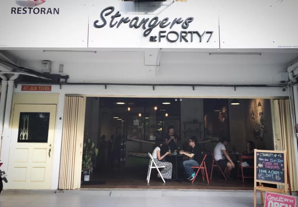 Run To Strangers At Forty7 To Fill Your Tummy!