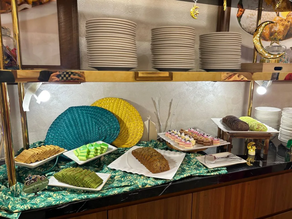 Grandmama's 'Sentuhan Tradisi' Ramadan Buffet:  Assorted Malay Kueh Section
