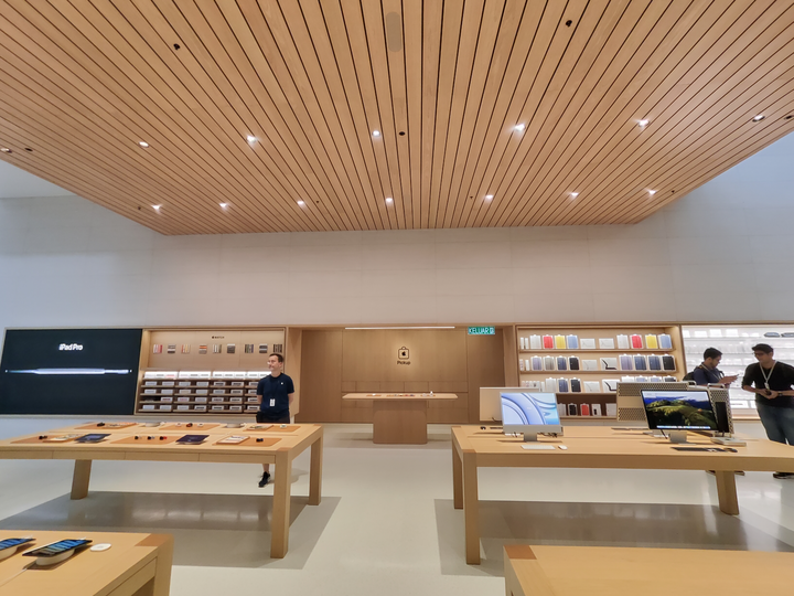 first apple store in malaysia