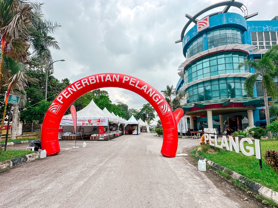 penerbitan pelangi, pelangi warehouse sale