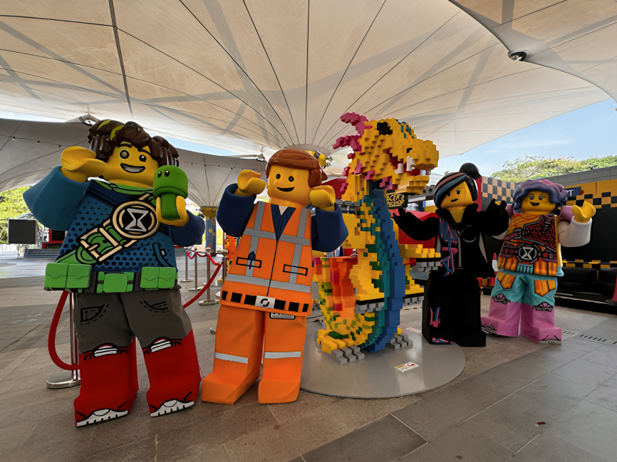 7.5-meter-long LEGO dragon at LEGOLAND Malaysia Resort