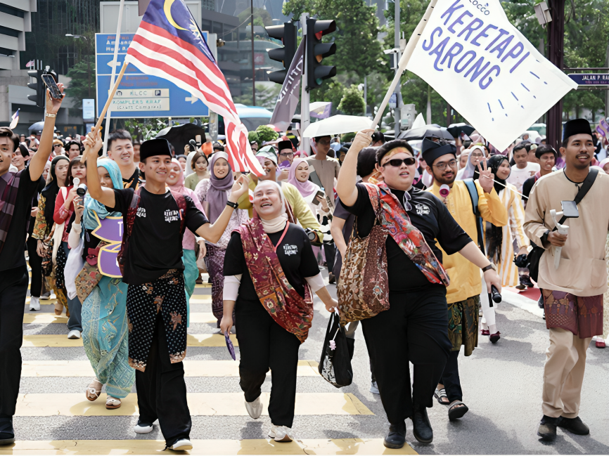 keretapi sarong 2024