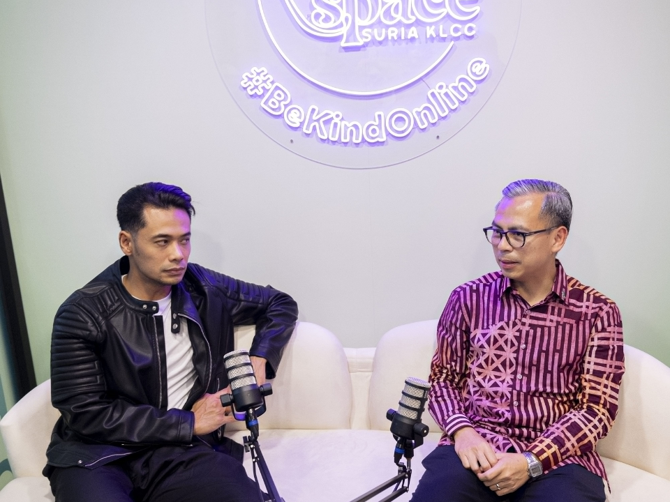 yb fahmi fadzil giving a podcast at suria klcc on the official launching of anti-cyberbullying campaign, preventing cyberbullying in malaysia