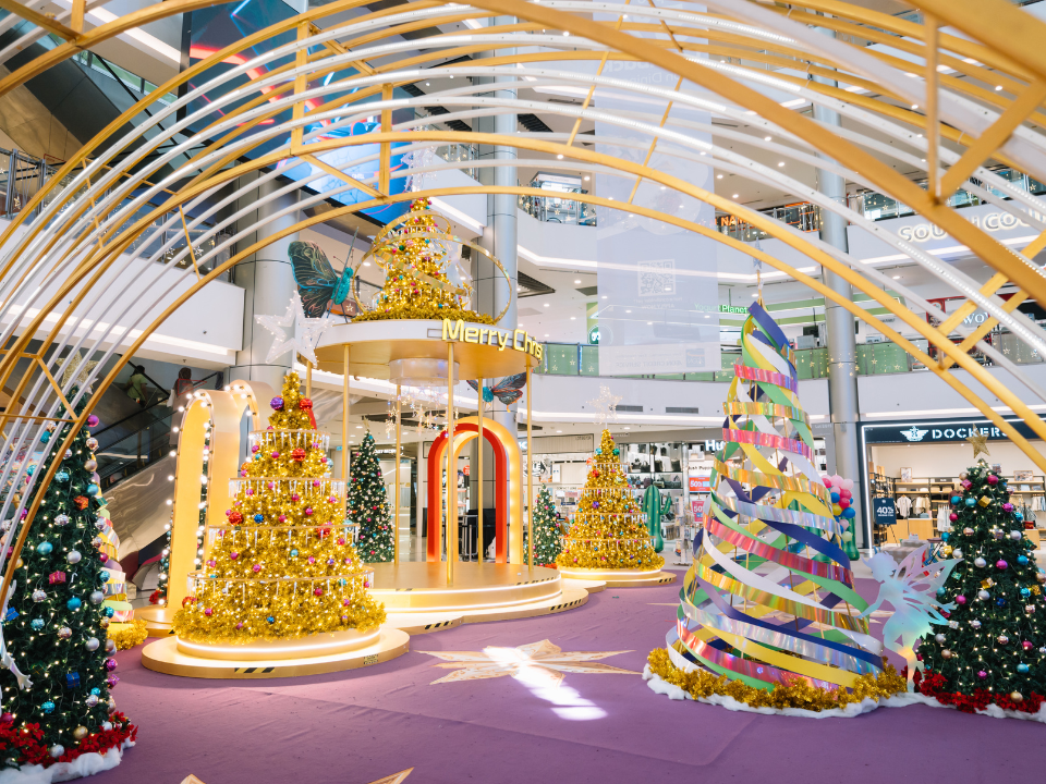 ioi mall puchong celebrating christmas 2024