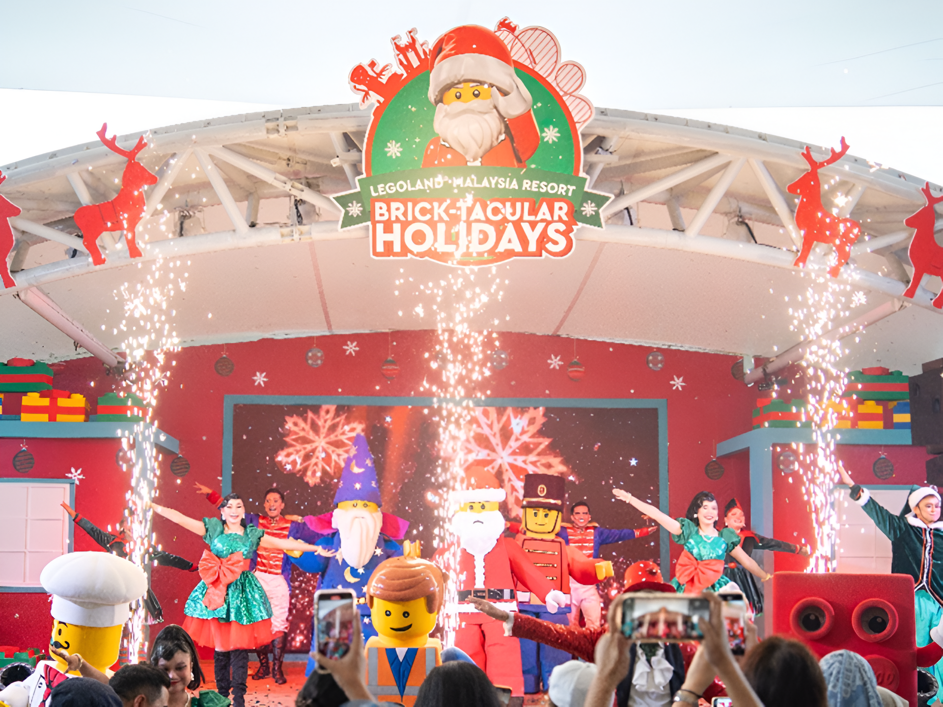 Brick-tacular Holidays Magic At LEGOLAND Malaysia Resort