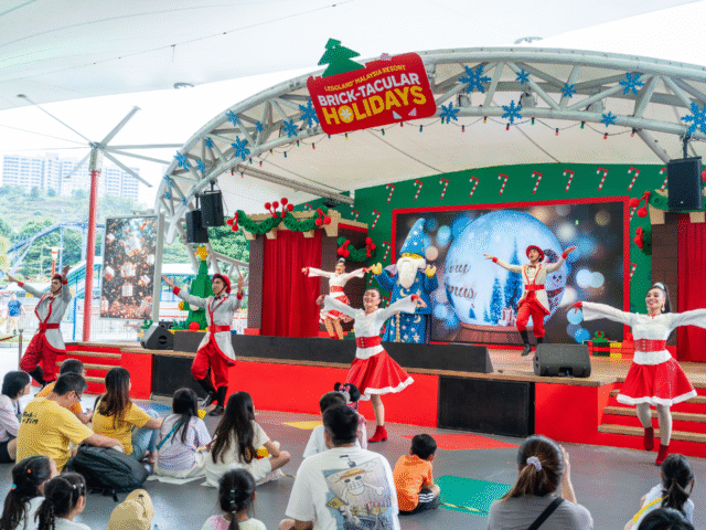 Brick-tacular Holidays 2025
