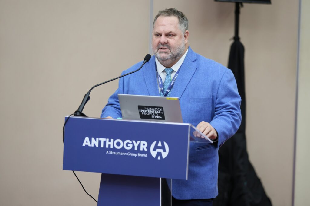Mark Graham of Straumann Group speaking at LeCercle Global Implantology Consensus Summit 2026